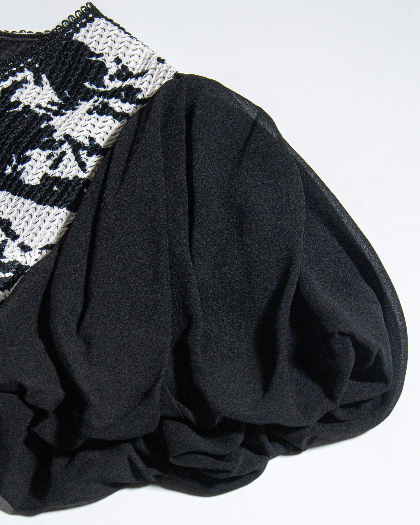 Contrast Elegance Puff-Sleeve Dress