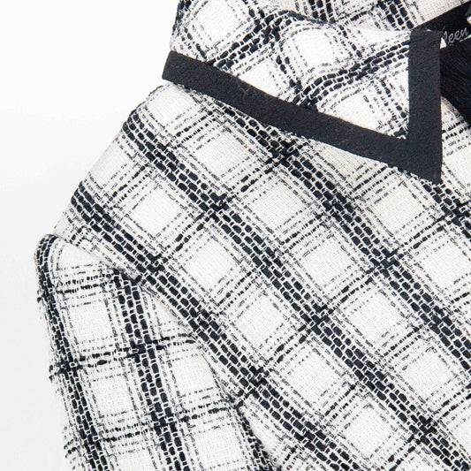 Elegant Trench Coat with Padded Shoulders